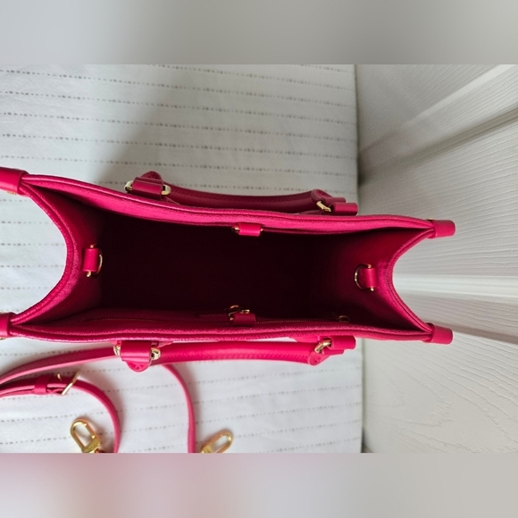 Louis Vuitton Onthego PM – Freesia Pink (Empreinte, Rare) - Picture 11 of 16